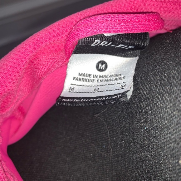 Pink Nike Dry Fit - Picture 3 of 4